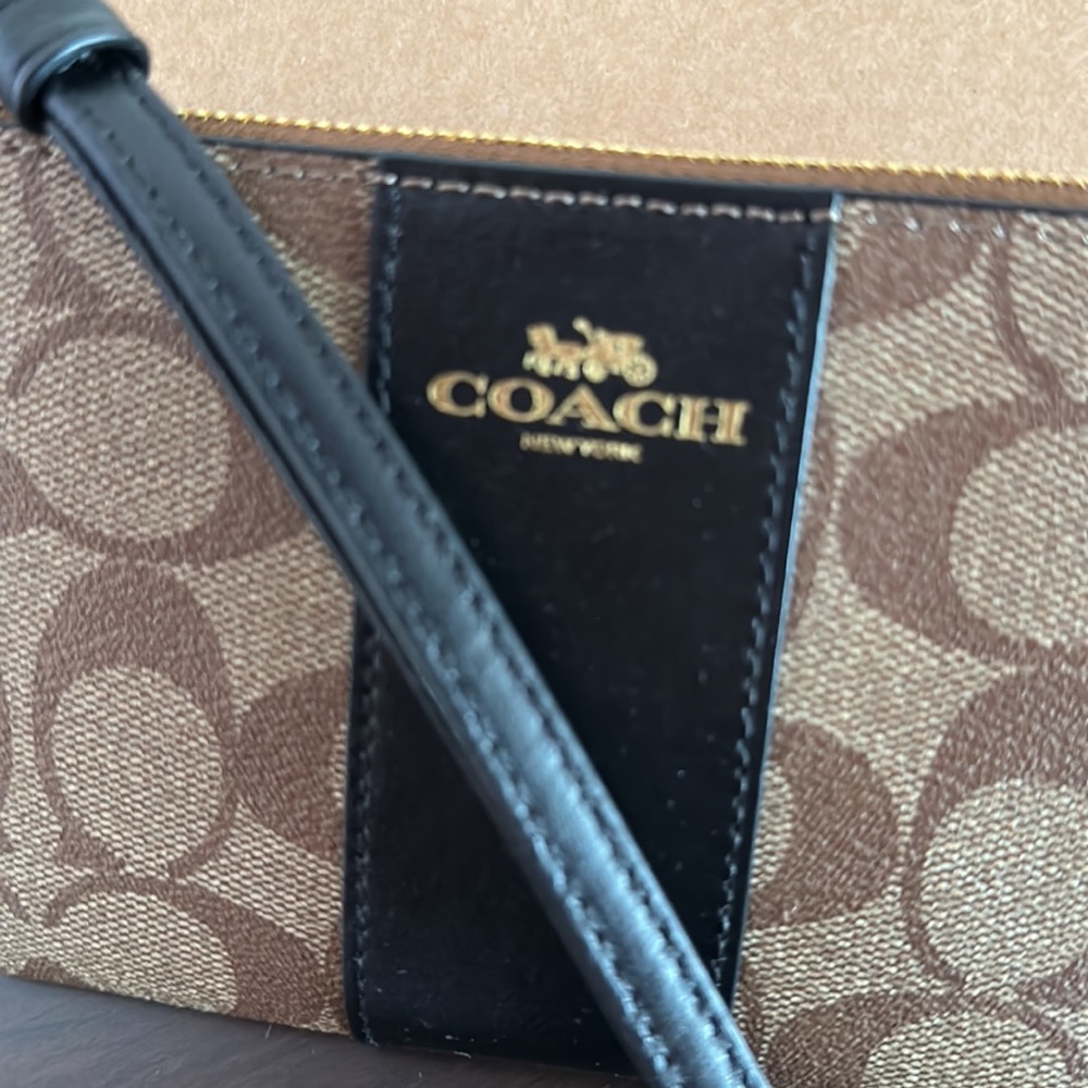 Wristlet - Picture 2 of 4